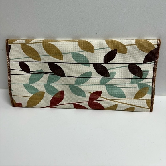 By Olive Floral Leaf Clutch Purse - Picture 6 of 8